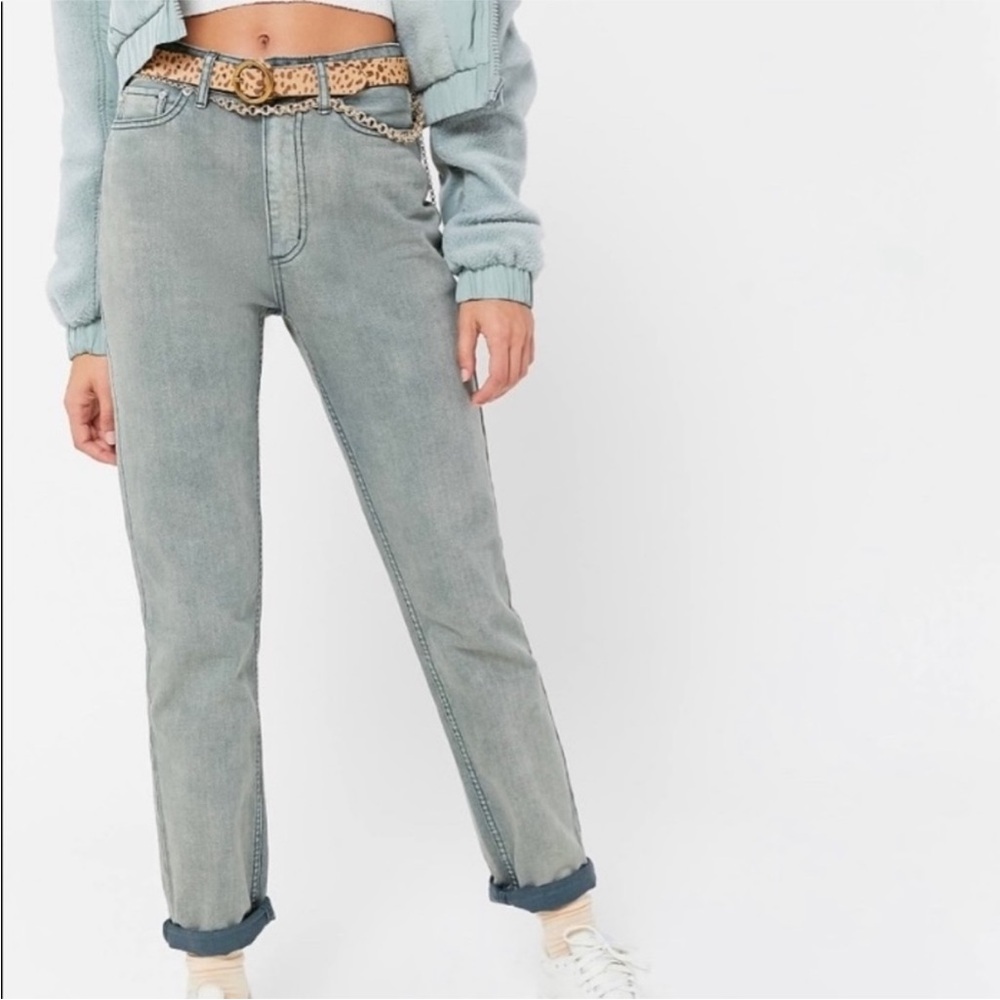 BDG MOM HIGH-RISE JEANS
